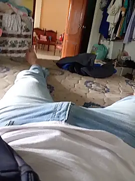 Snapshot of Ricardito97 chatting on 06-15-26, 04:39 Ricardito97 online show from 06-15-26, 04:39