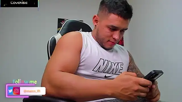 Snapshot of Marco_diaz1 chatting on 06-11-26, 12:54 Marco diaz1 online show from 06-11-26, 12:54