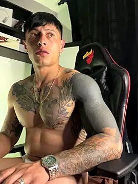 Snapshot of darmod chatting on 10-01-25, 10:13 darmod online show from 10-01-25, 10:13