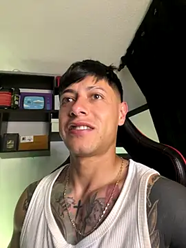 Snapshot of darmod chatting on 10-11-25, 10:38 darmod online show from 10-11-25, 10:38