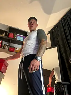 Snapshot of darmod chatting on 09-12-25, 11:15 darmod online show from 09-12-25, 11:15