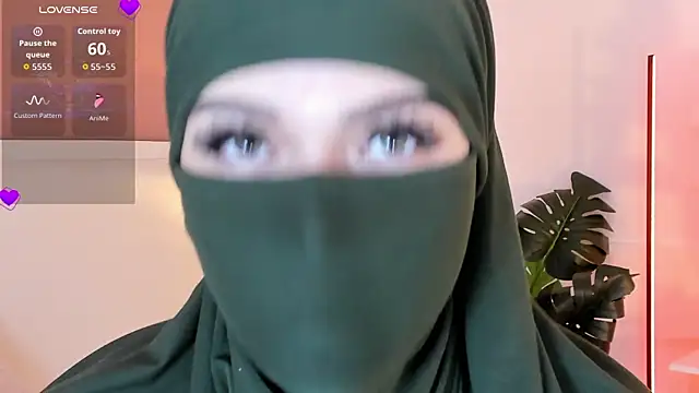 Snapshot of anna-henao chatting on 10-06-25, 07:03 anna-henao online show from 10-06-25, 07:03