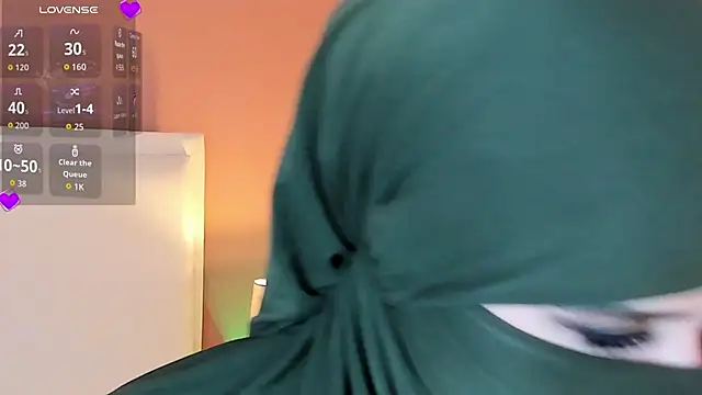 Snapshot of anna-henao chatting on 10-04-25, 07:59 anna-henao online show from 10-04-25, 07:59