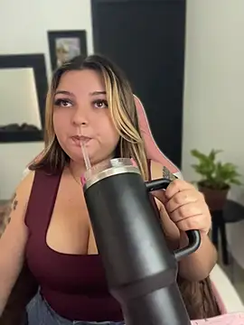 SweetPaige  online show from 06-17-26, 11:20