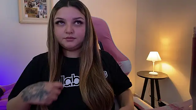 SweetPaige  online show from 04-05-26, 03:08