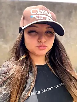 SweetPaige  online show from 11-04-25, 03:27