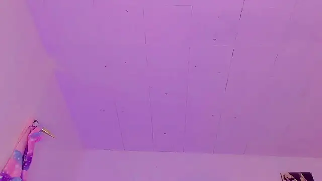 naomy  xx online show from 10-31-25, 05:09