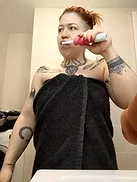 divine eve online show from 04-19-26, 01:23