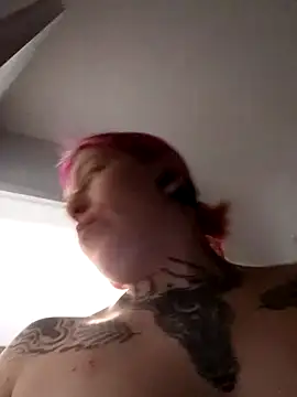 divine eve online show from 10-17-25, 04:20