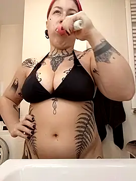 divine eve online show from 09-24-25, 05:03