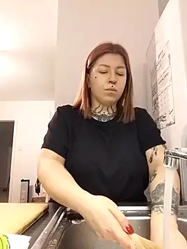 divine eve online show from 11-29-25, 08:09