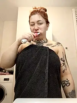 divine eve online show from 12-20-25, 03:15