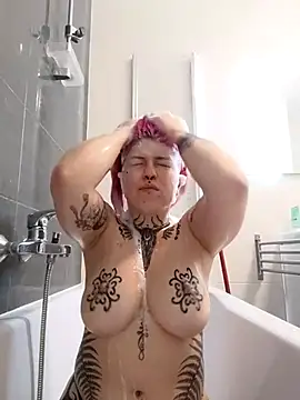 divine eve online show from 10-20-25, 07:03