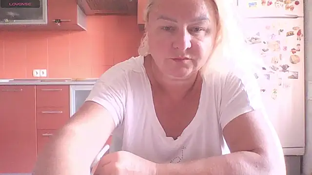 Snapshot of mira_robinsonnn chatting on 06-25-26, 03:37 mira robinsonnn online show from 06-25-26, 03:37