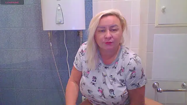 mira robinsonnn online show from 10-06-25, 04:46