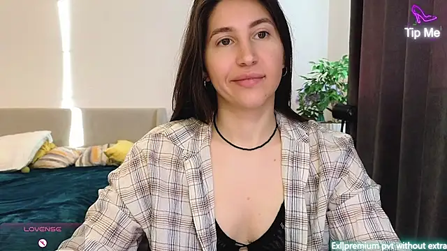 Snapshot of marrycolins chatting on 02-26-26, 02:44 marrycolins online show from 02-26-26, 02:44