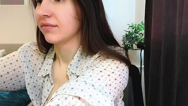 Snapshot of marrycolins chatting on 02-25-26, 02:45 marrycolins online show from 02-25-26, 02:45