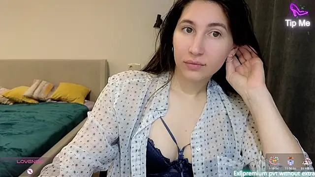 Snapshot of marrycolins chatting on 02-10-26, 02:43 marrycolins online show from 02-10-26, 02:43