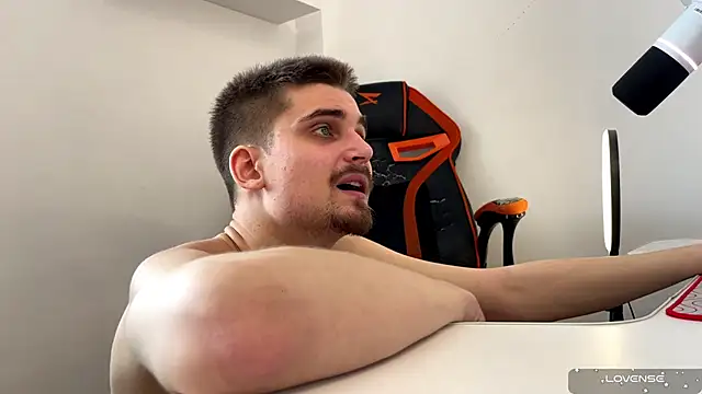 Snapshot of sexstar_lif3style chatting on 02-24-25, 08:06 sexstar lif3style online show from 02-24-25, 08:06