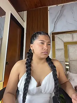 LinnaGardenia online show from 02-15-26, 03:00