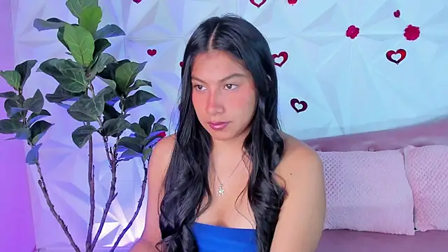 LinnaGardenia online show from 03-21-25, 01:45