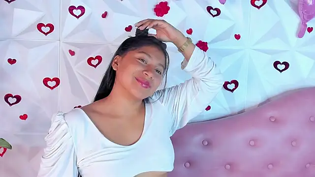 LinnaGardenia online show from 02-19-25, 01:50