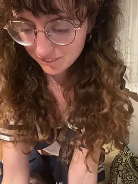 Snapshot of _foxygirl_ chatting on 05-14-26, 07:44 foxygirl online show from 05-14-26, 07:44