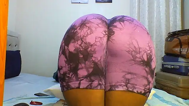 Petitiebooty online show from 06-26-26, 05:35