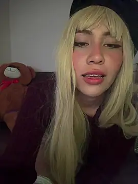 LunaAurora3 online show from 04-11-26, 05:48