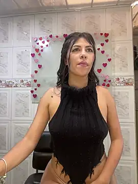 Snapshot of Alanna_atm_ chatting on 02-26-25, 06:04 Alanna atm online show from 02-26-25, 06:04