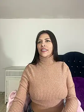 Snapshot of Alanna_atm_ chatting on 03-23-25, 01:20 Alanna atm online show from 03-23-25, 01:20