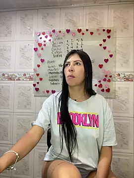 Snapshot of Alanna_atm_ chatting on 02-05-25, 06:15 Alanna atm online show from 02-05-25, 06:15