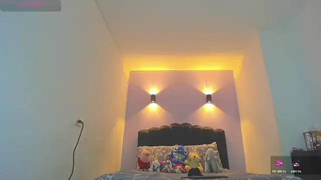 Snapshot of Sofia_Clauss_ chatting on 05-20-26, 04:09 Sofia Clauss online show from 05-20-26, 04:09
