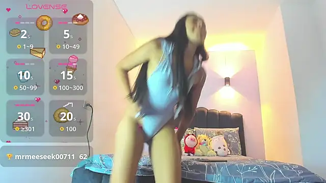 Sofia Clauss  online show from 10-25-25, 09:59