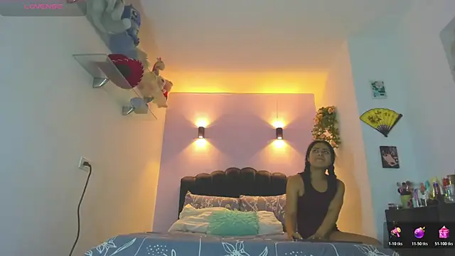 Snapshot of Sofia_Clauss_ chatting on 06-10-26, 05:08 Sofia Clauss online show from 06-10-26, 05:08