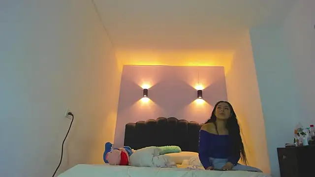 Sofia Clauss  online show from 03-30-26, 04:03