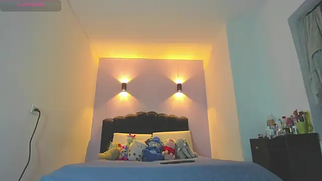 Sofia Clauss  online show from 04-03-26, 05:03