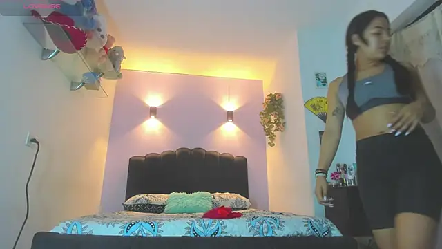 Snapshot of Sofia_Clauss_ chatting on 06-03-26, 04:13 Sofia Clauss online show from 06-03-26, 04:13