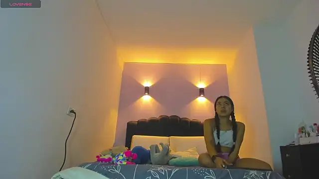 Sofia Clauss  online show from 03-28-26, 04:35