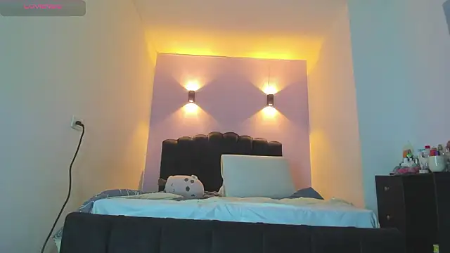 Sofia Clauss  online show from 03-29-26, 04:36