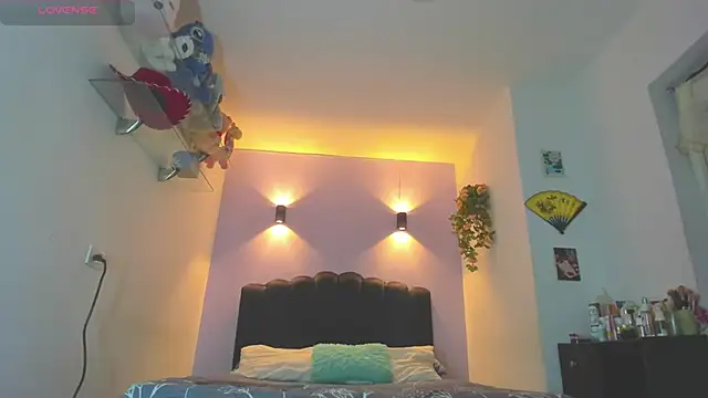 Snapshot of Sofia_Clauss_ chatting on 05-30-26, 04:30 Sofia Clauss online show from 05-30-26, 04:30