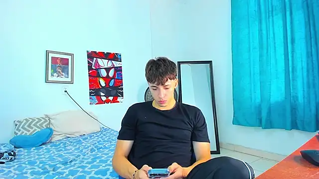 Snapshot of AlessandroDybala chatting on 05-12-26, 12:22 AlessandroDybala online show from 05-12-26, 12:22