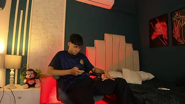 Snapshot of AlessandroDybala chatting on 03-20-25, 12:11 AlessandroDybala online show from 03-20-25, 12:11