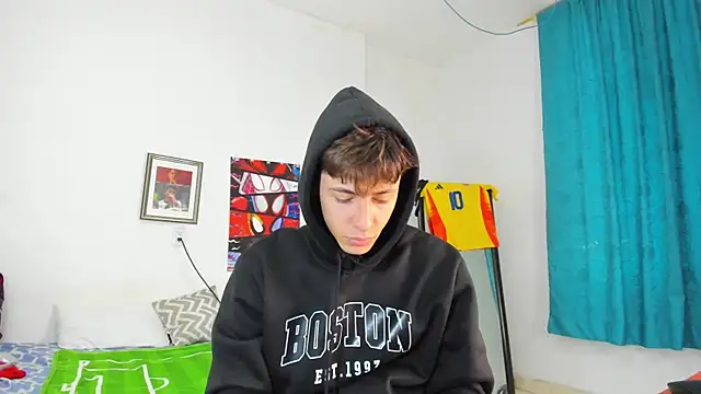 Snapshot of AlessandroDybala chatting on 06-12-26, 12:36 AlessandroDybala online show from 06-12-26, 12:36