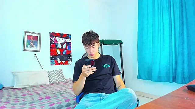 Snapshot of AlessandroDybala chatting on 05-05-26, 12:52 AlessandroDybala online show from 05-05-26, 12:52