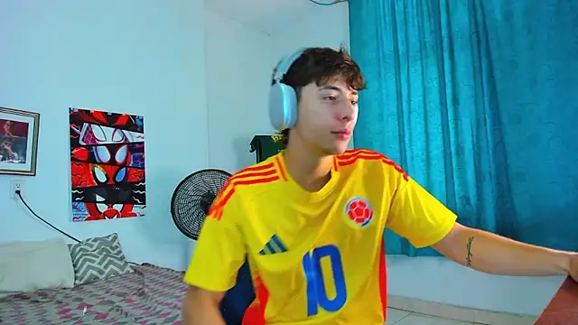 Snapshot of AlessandroDybala chatting on 05-06-26, 12:20 AlessandroDybala online show from 05-06-26, 12:20