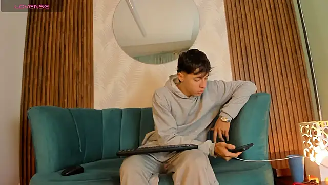 Snapshot of AlessandroDybala chatting on 03-22-25, 12:14 AlessandroDybala online show from 03-22-25, 12:14