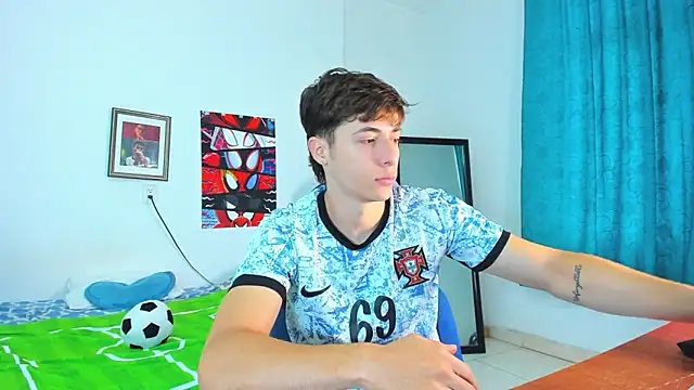 Snapshot of AlessandroDybala chatting on 06-01-26, 12:27 AlessandroDybala online show from 06-01-26, 12:27