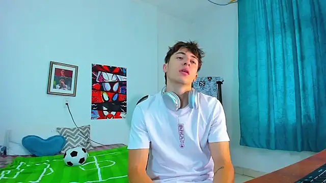 Snapshot of AlessandroDybala chatting on 05-26-26, 12:14 AlessandroDybala online show from 05-26-26, 12:14