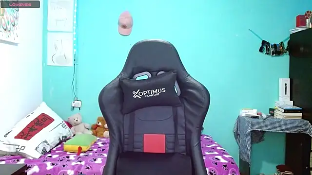 Snapshot of sensitive_brunette chatting on 02-27-26, 01:50 sensitive brunette online show from 02-27-26, 01:50